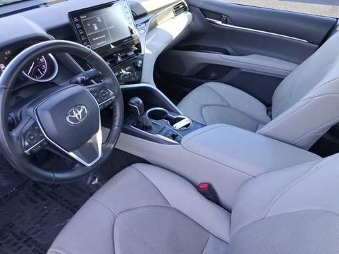 Used 2022 Toyota Camry XLE w/ Cold Weather Package FWD image 15