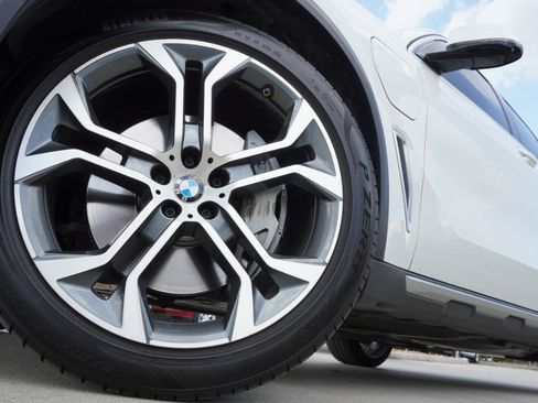 Used 2021 BMW X5 xDrive45e w/ Premium Package AWD/4WD image 11