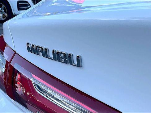 Used 2020 Chevrolet Malibu LT image 9