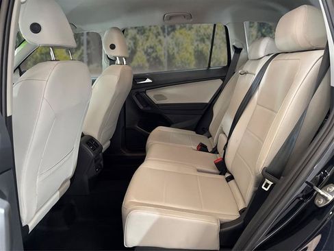 Used 2021 Volkswagen Tiguan SE AWD/4WD image 10