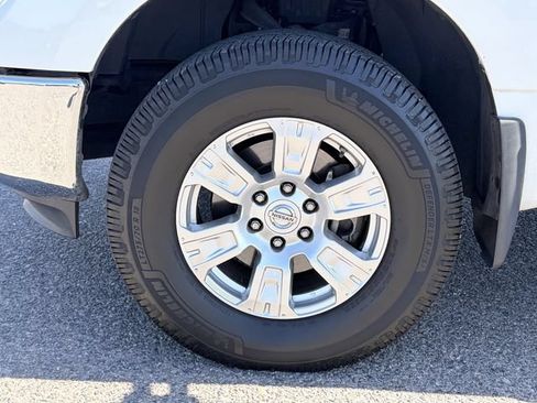 Used 2018 Nissan Titan SV w/ SV Convenience Package AWD/4WD image 31