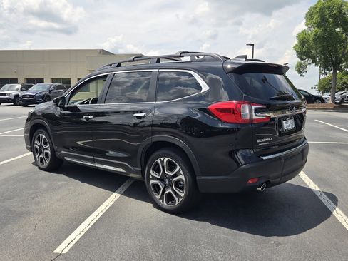 Used 2024 Subaru Ascent Touring AWD/4WD image 8