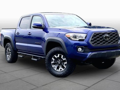 Used 2023 Toyota Tacoma TRD Off-Road w/ Technology Package RWD image 3