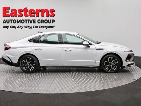 Used 2025 Hyundai Sonata SEL FWD image 4