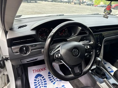Used 2020 Volkswagen Passat 2.0T R-Line FWD image 15
