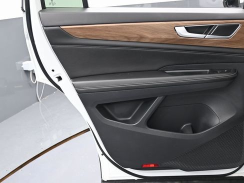 Used 2024 Volkswagen Atlas SE image 38