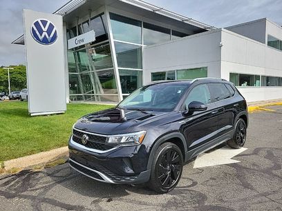 Certified 2023 Volkswagen Taos SE w/ Black Wheel Package