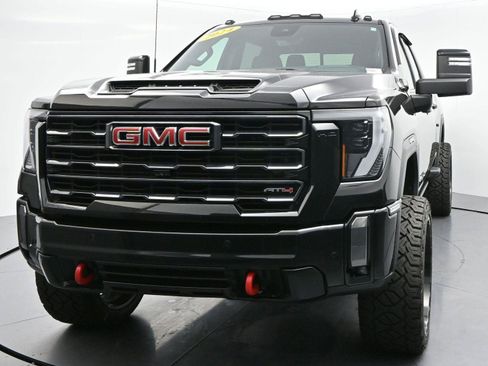 Used 2024 GMC Sierra 2500 AT4 w/ AT4 Premium Plus Package AWD/4WD image 3