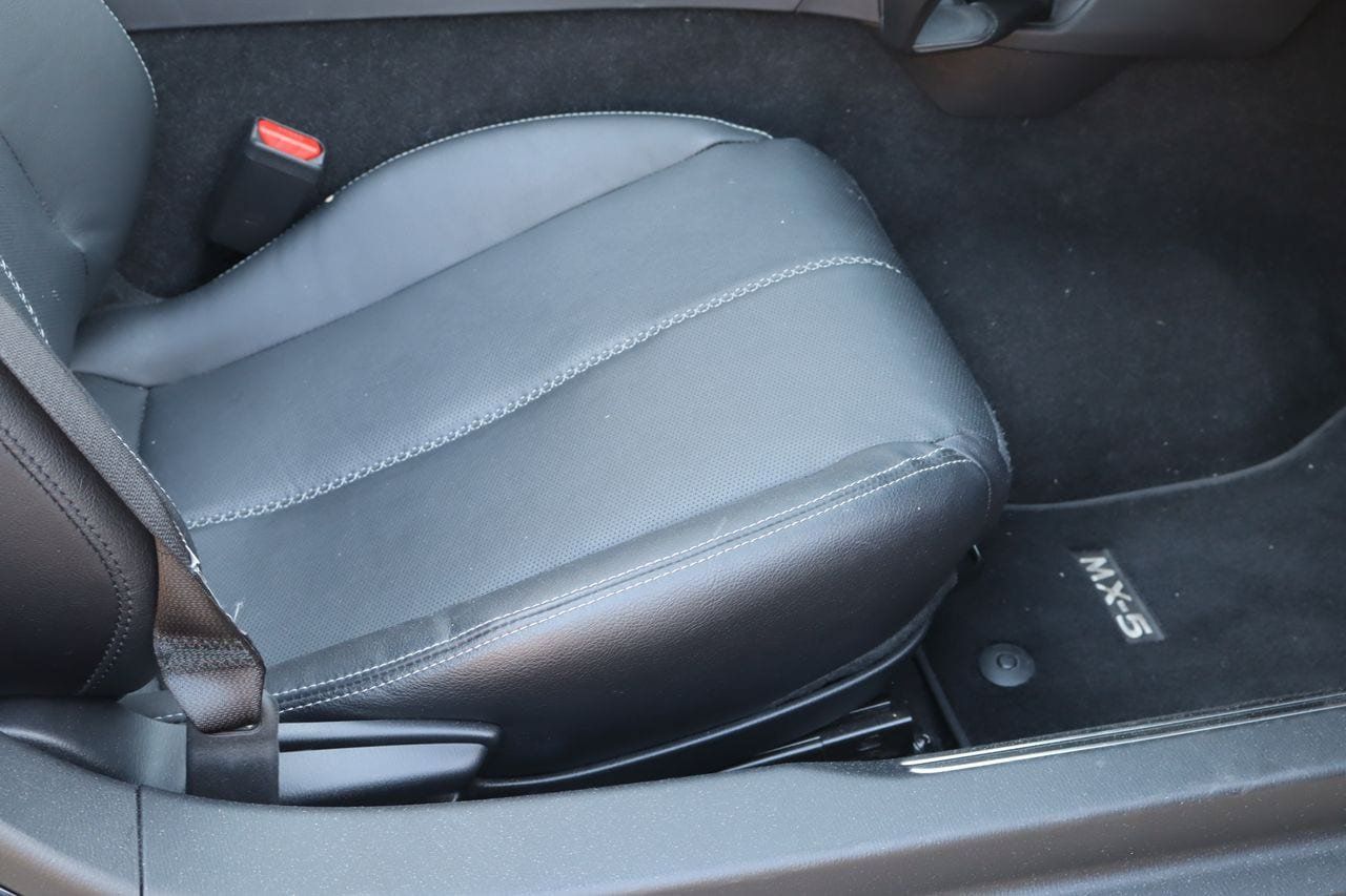 Used 2025 MAZDA MX-5 Miata RF Grand Touring RWD image 14