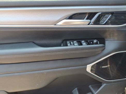 Used 2026 Jeep Grand Wagoneer Limited AWD/4WD image 19