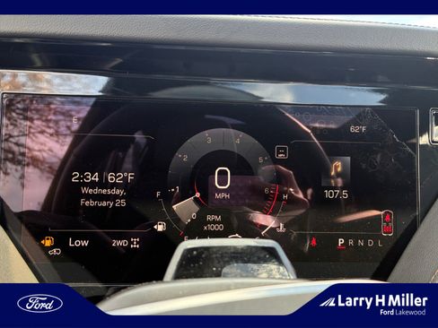 Used 2025 GMC Yukon XL AT4 image 11