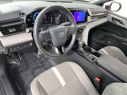 Used 2025 Toyota Camry SE image 18