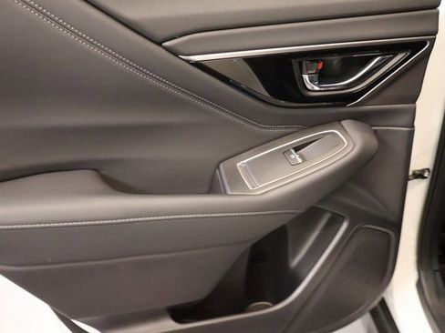 Used 2025 Subaru Outback Limited image 28