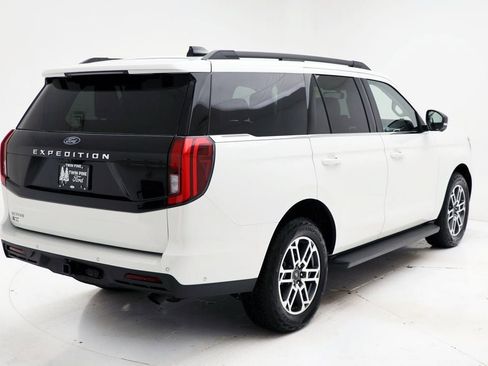 Used 2025 Ford Expedition Active image 9