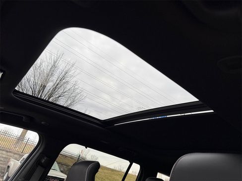 Used 2023 Jeep Grand Cherokee L Summit w/ Luxury Tech Group V image 13