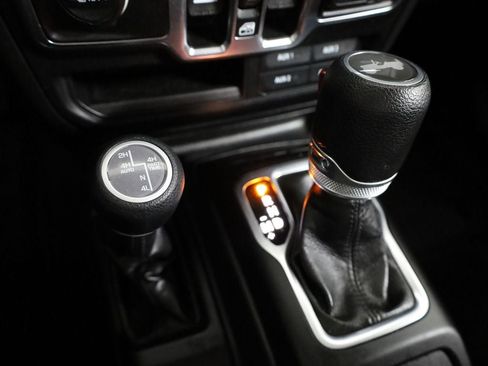 Used 2023 Jeep Wrangler Unlimited AWD/4WD image 29