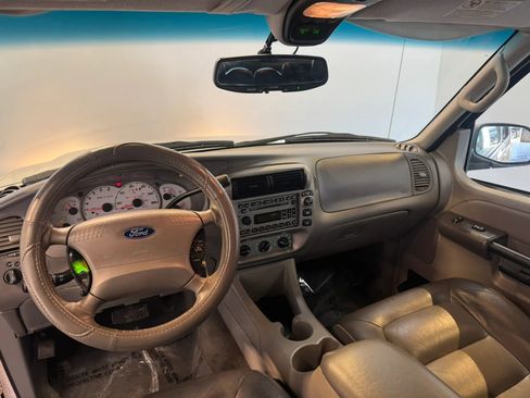 Used 2003 Ford Explorer RWD image 10