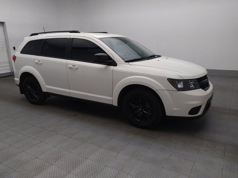 Used 2019 Dodge Journey SE w/ Connectivity Group FWD image 11