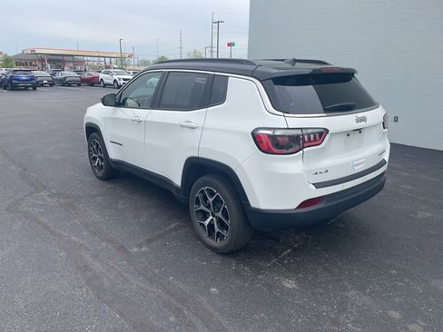 Used 2025 Jeep Compass Limited AWD/4WD image 6
