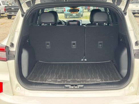 Used 2024 Ford Escape ST-Line w/ Tech Pack #1 FWD image 11