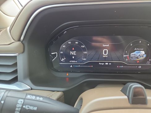 Used 2024 GMC Yukon Denali w/ Advanced Technology Package image 12