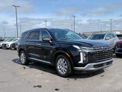 Used 2024 Hyundai Palisade SEL FWD image 3