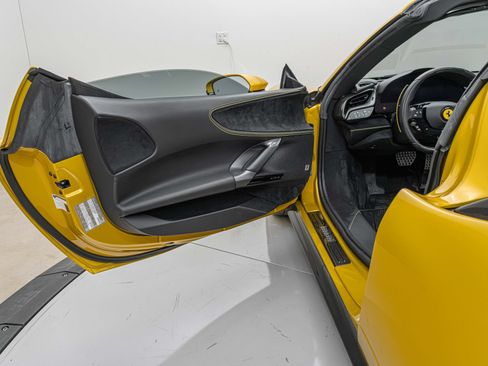Used 2022 Ferrari SF90 Spider AWD/4WD image 19