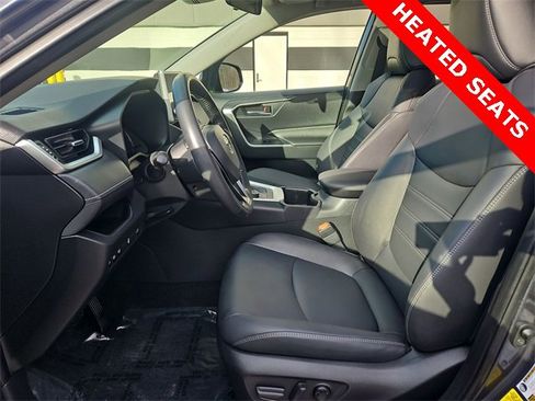 Used 2023 Toyota RAV4 XLE Premium image 20