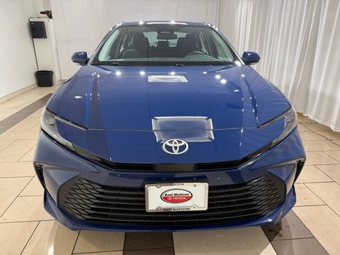 Certified 2025 Toyota Camry LE image 8