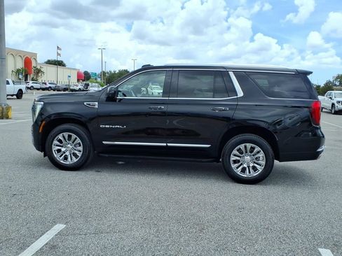 Used 2025 GMC Yukon Denali RWD image 4