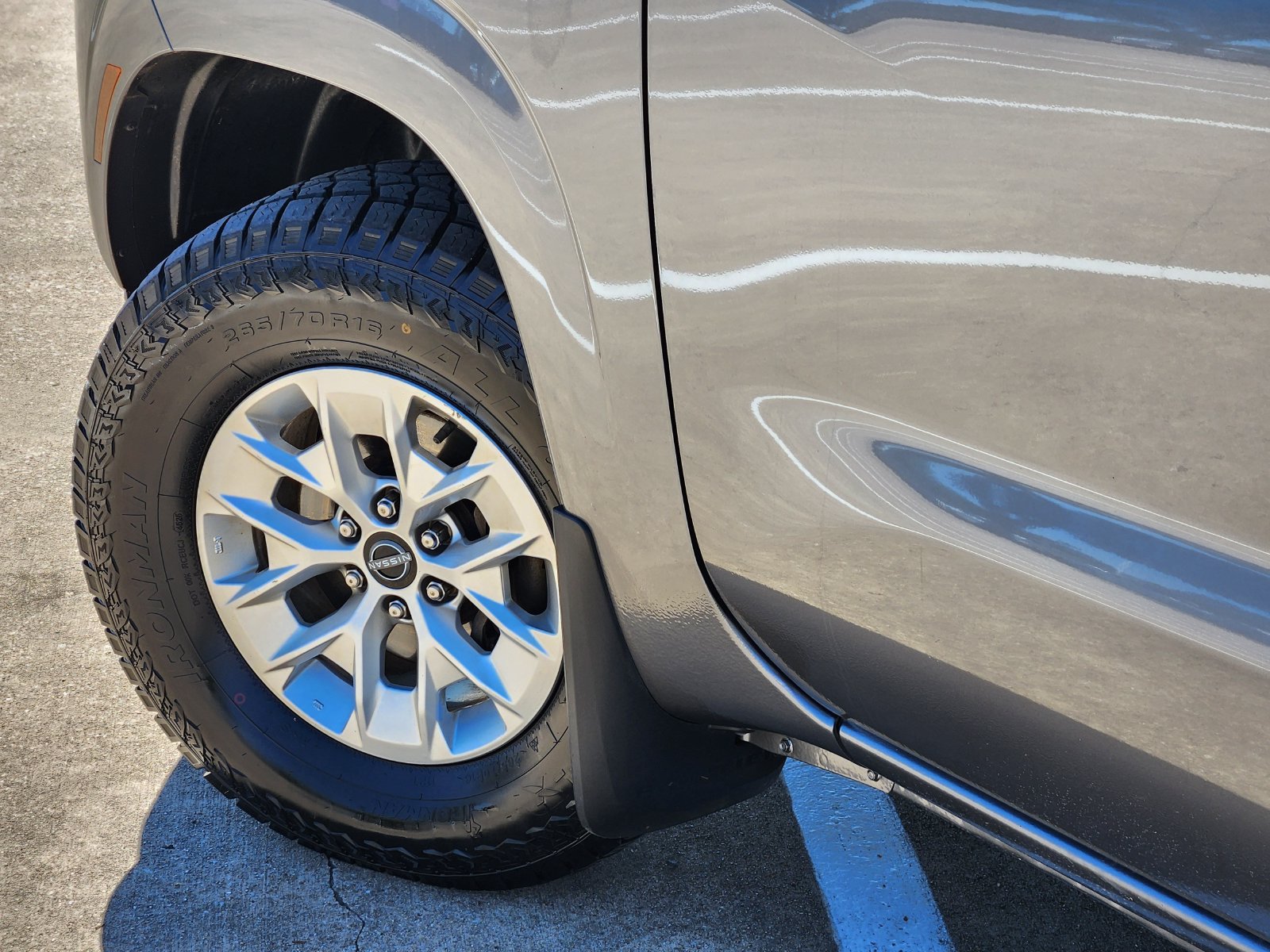 Used 2024 Nissan Frontier SV w/ Technology Package AWD/4WD image 16