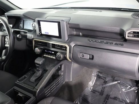 Used 2025 Toyota Tacoma SR RWD image 9