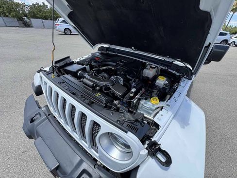 Used 2018 Jeep Wrangler Unlimited Sahara w/ LED Lighting Group AWD/4WD image 40