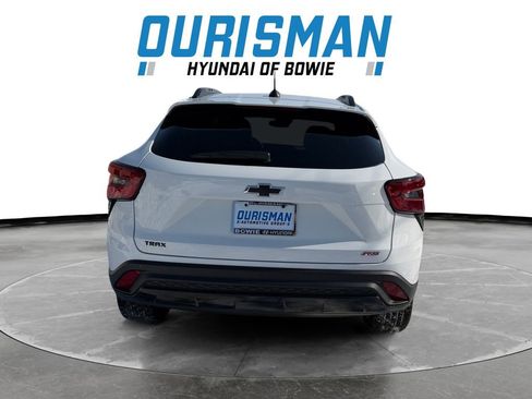 Used 2024 Chevrolet Trax RS w/ Sunroof Package image 5