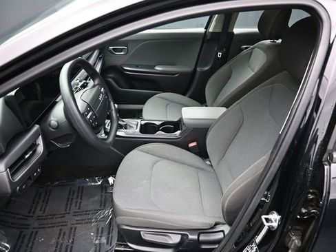 Used 2025 Kia K4 LXS image 15