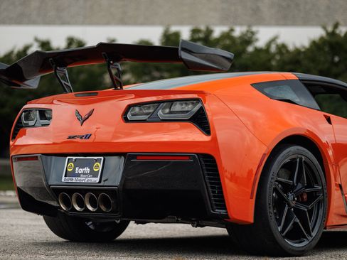 Used 2019 Chevrolet Corvette ZR1 RWD image 14