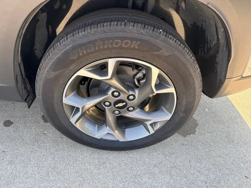Used 2026 Chevrolet Trax LT FWD image 11