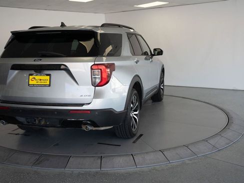 Used 2022 Ford Explorer ST-Line w/ Class IV Trailer Tow Package AWD/4WD image 8