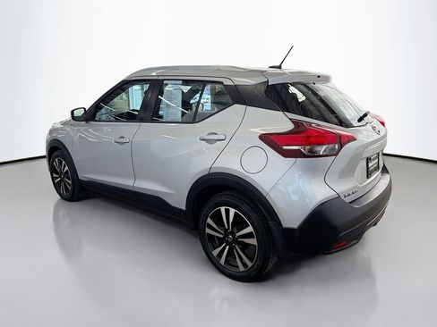 Used 2018 Nissan Kicks SV image 7