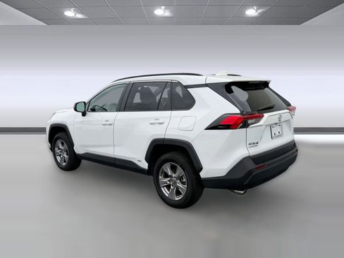 Used 2025 Toyota RAV4 LE AWD/4WD image 3