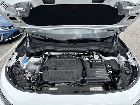Certified 2025 Volkswagen Tiguan SE AWD/4WD image 29