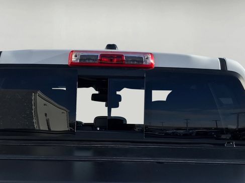 Certified 2024 GMC Canyon AT4 w/ Technology Package image 18