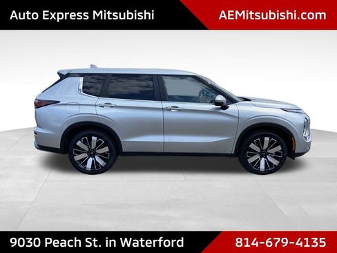 New 2026 Mitsubishi Outlander SE AWD/4WD image 8