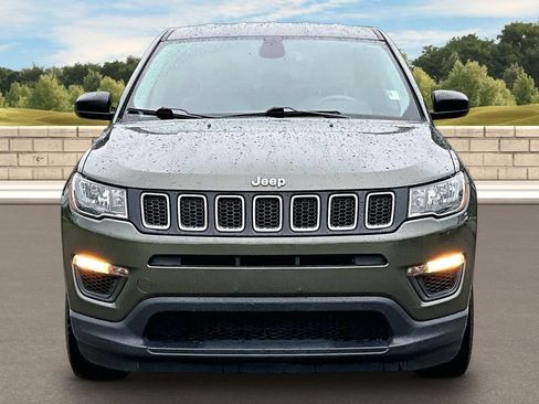 Used 2018 Jeep Compass Sport AWD/4WD image 3