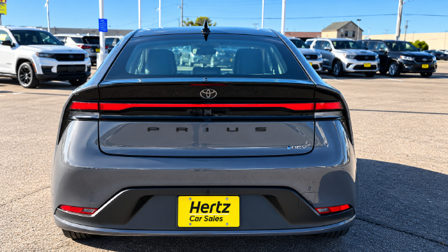 Used 2025 Toyota Prius LE FWD image 10
