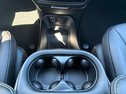New 2027 Chrysler Pacifica Select FWD image 35