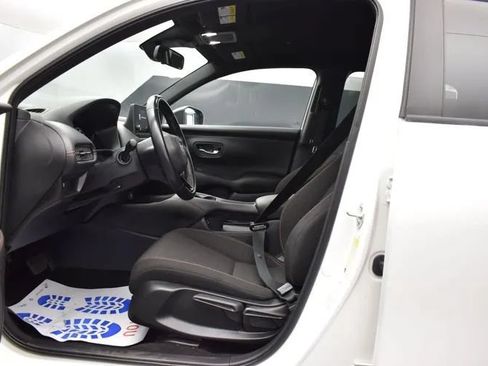 Used 2025 Honda HR-V Sport image 14