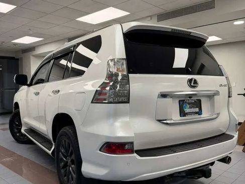 Used 2023 Lexus GX 460 Premium w/ Premium Package AWD/4WD image 4