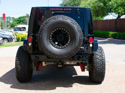 Used 2009 Jeep Wrangler Unlimited Rubicon w/ Dual Top Group image 12