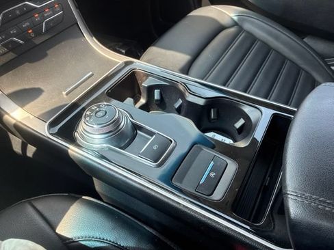 Used 2019 Ford Edge SEL w/ Equipment Group 201A AWD/4WD image 35